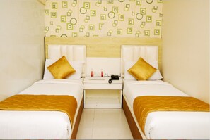Deluxe Twin Room - Hotel SSV Grand (Hyderabad)