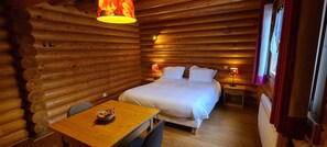 Standard Studio | In-room safe, desk, laptop workspace, free WiFi