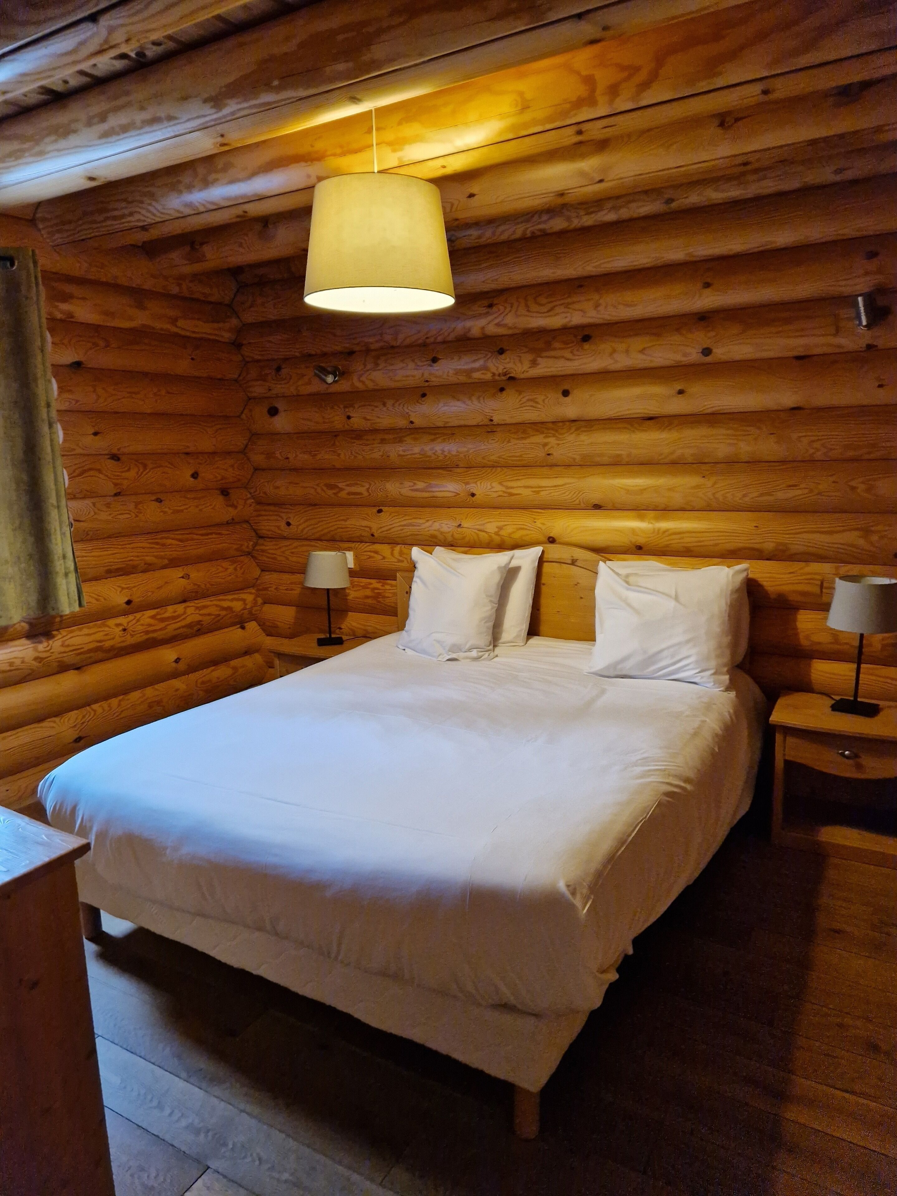In-room safe, desk, laptop workspace, free WiFi