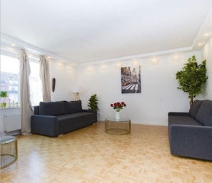 Deluxe Condo | Living area
