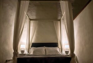 책상, 노트북 작업 공간, 무료 WiFi, 침대 시트