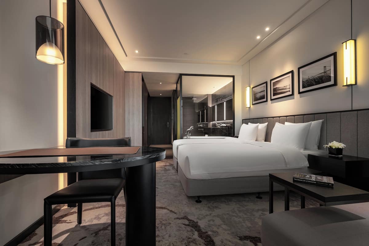 Egyptian cotton sheets, premium bedding, pillow-top beds, in-room safe