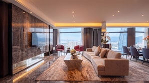 Suite, 2 Schlafzimmer, Zutritt zur Club Lounge, Flussblick | Wohnzimmer