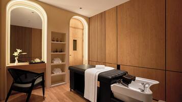Couples treatment room(s), sauna, hot tub, steam room, body treatments