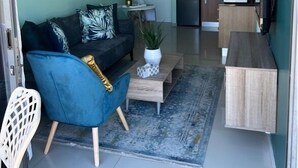 Unclassified image, 2 of 11, button - Buckley Accommodation (Cape Town)