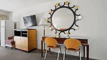 Individually furnished, free WiFi, bed sheets