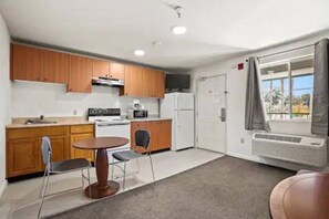 Quarto standard | Cozinha privada | Cafeteira/chaleira