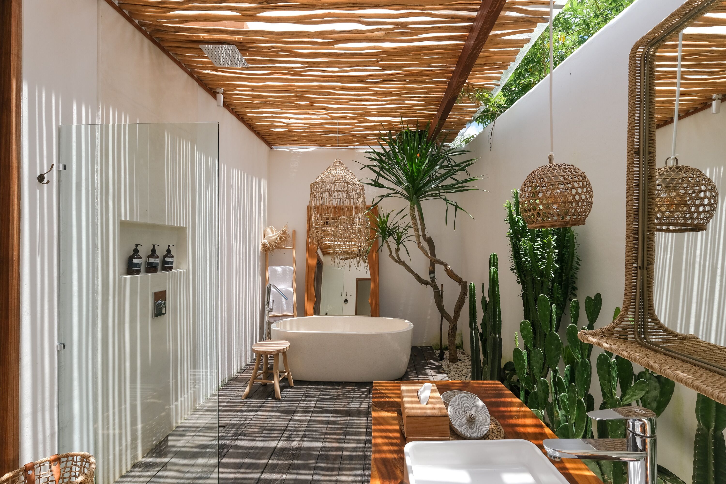 Villa | Bathroom | Free toiletries, hair dryer, towels