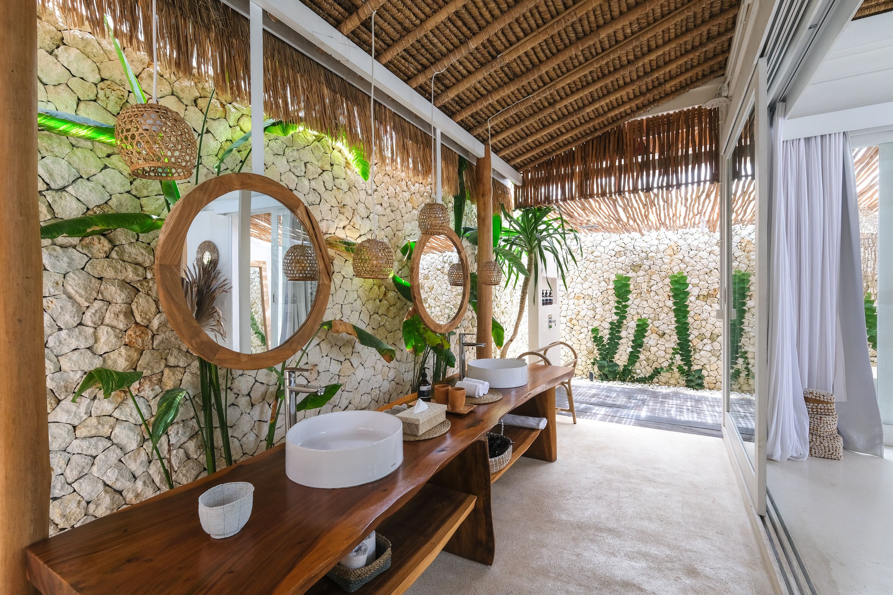 Vila Desain, 1 kamar tidur, pemandangan kolam renang | Kamar mandi | Perlengkapan mandi gratis, pengering rambut,  dan handuk