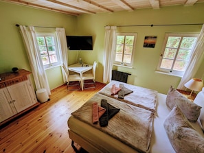 Classic Double Room | Individually decorated, individually furnished, blackout drapes - Strandhotel Lindequist (Sellin)