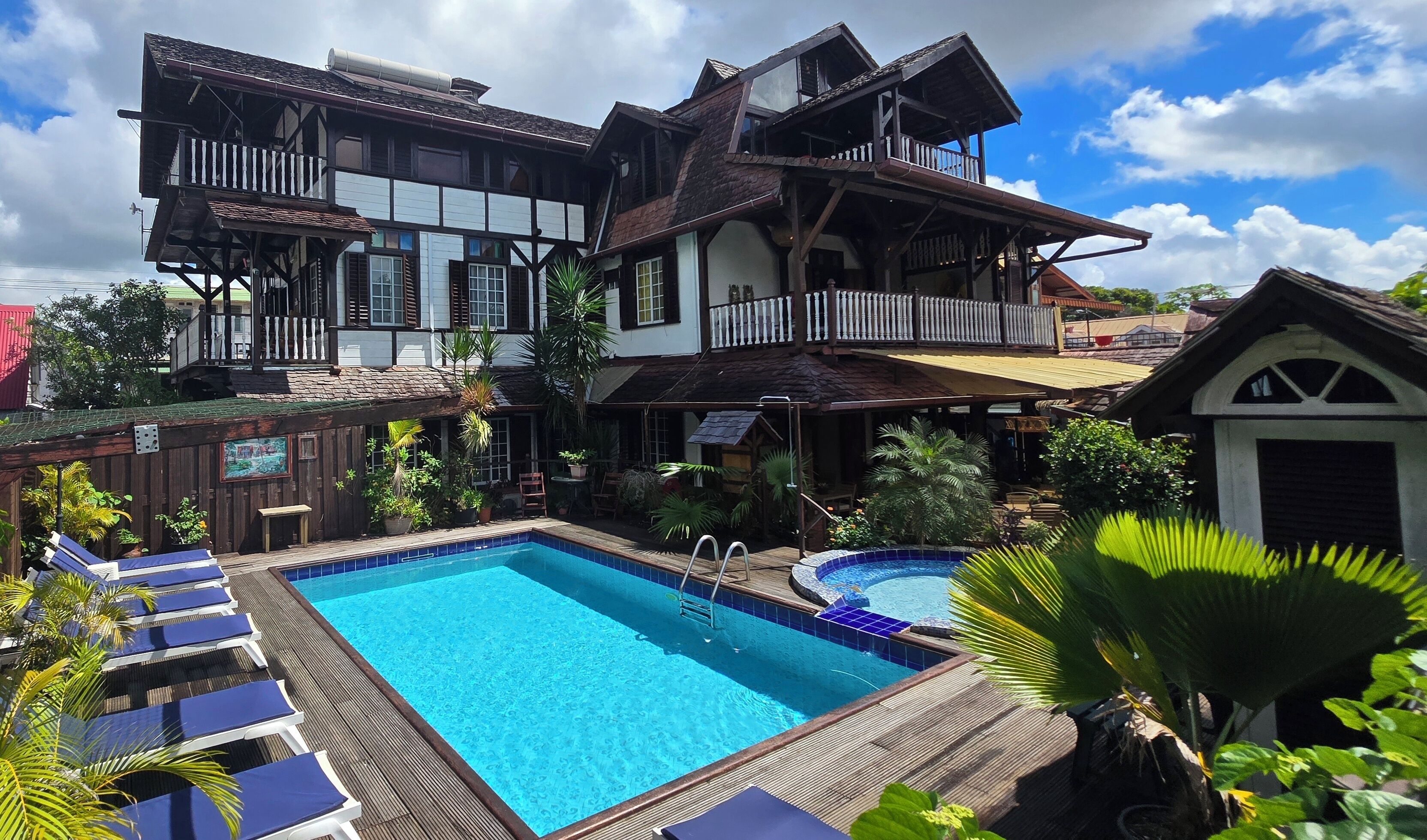 Private pool