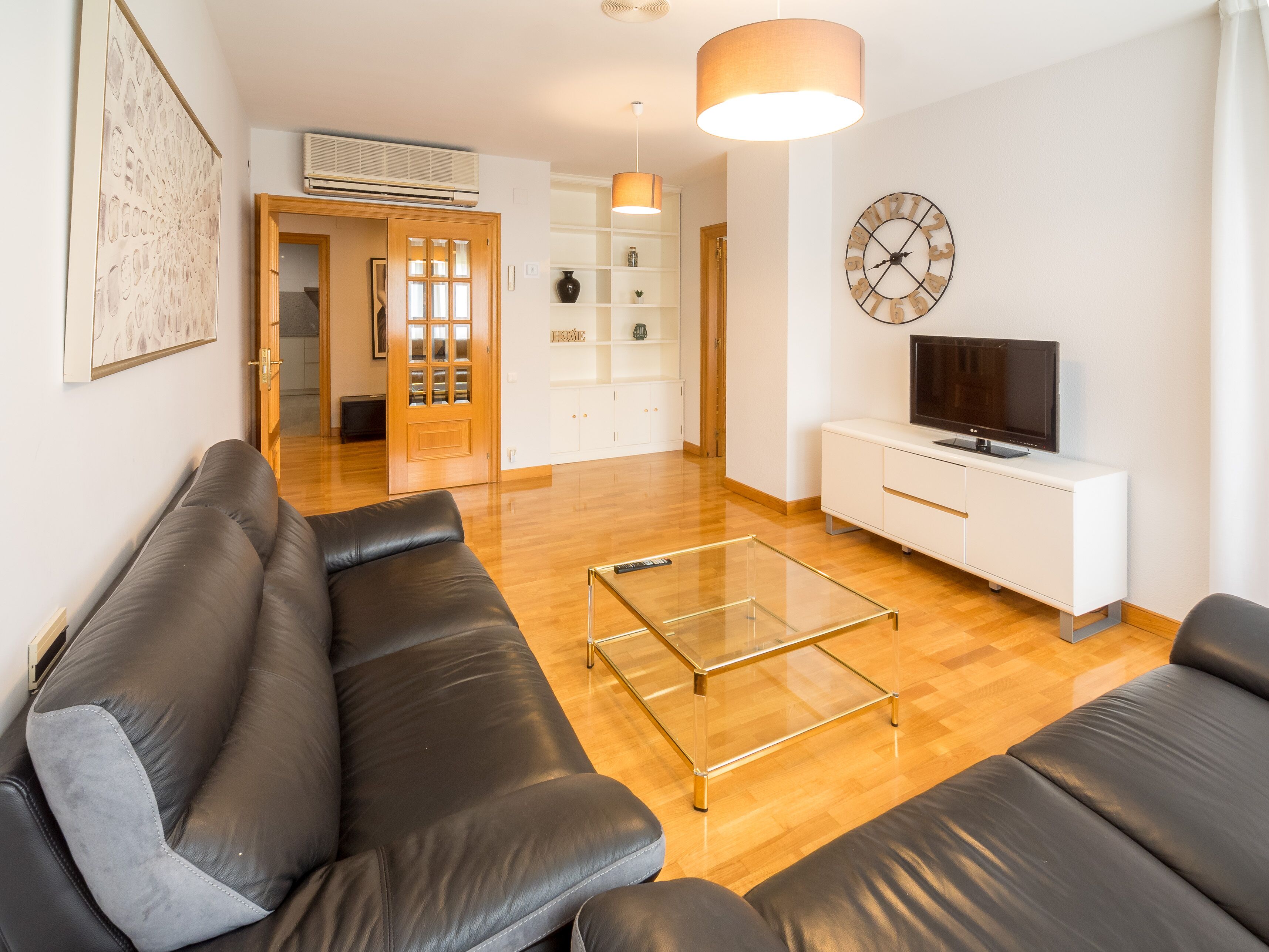 Apartamento de 3 habitaciones | Coin séjour | Télévision LCD de 32 pouces avec chaînes numériques, télévision