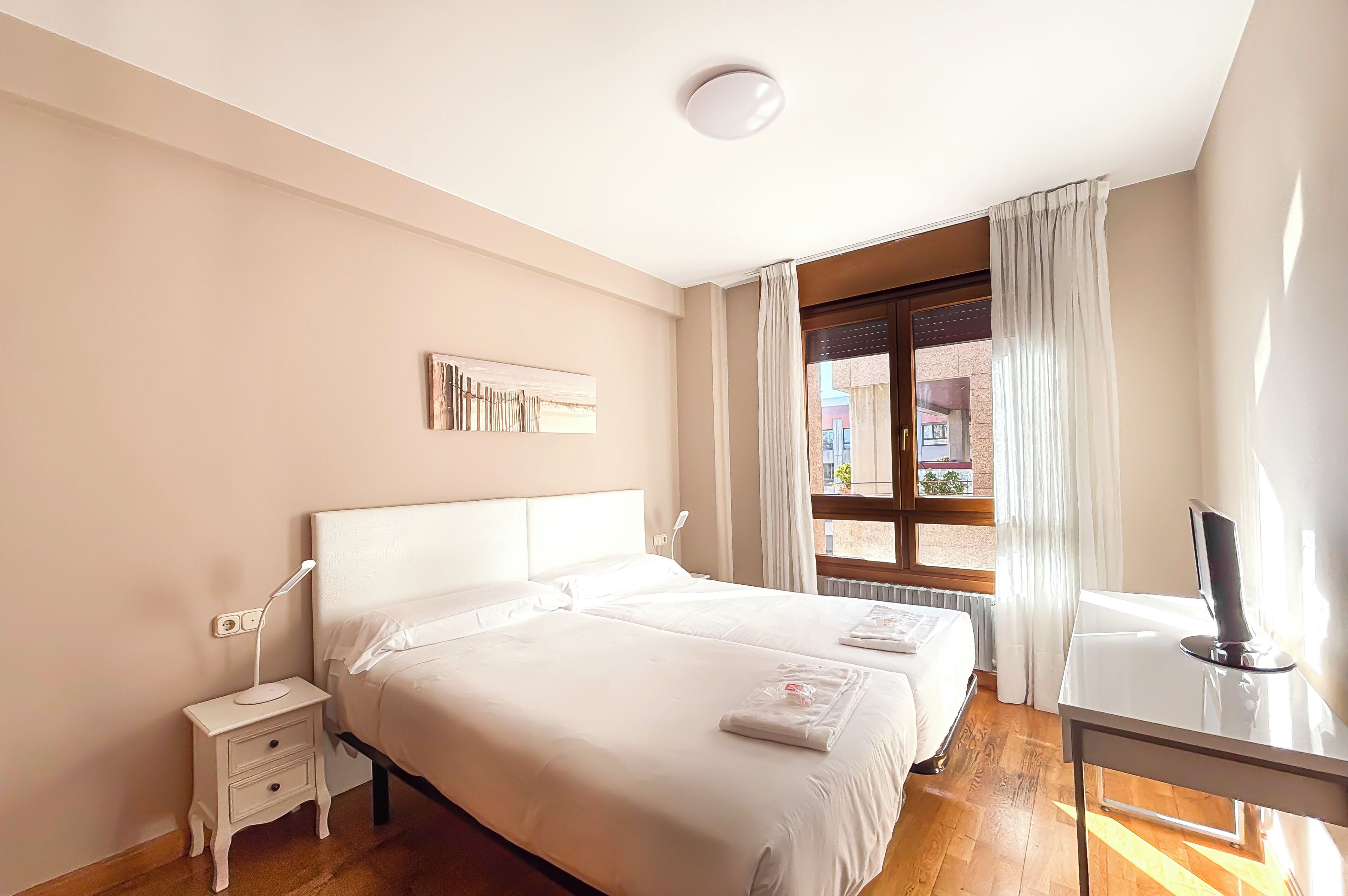 Apartamento de 3 habitaciones | 羽絨被、筆電工作空間、熨斗/熨衣板、隨行嬰兒床