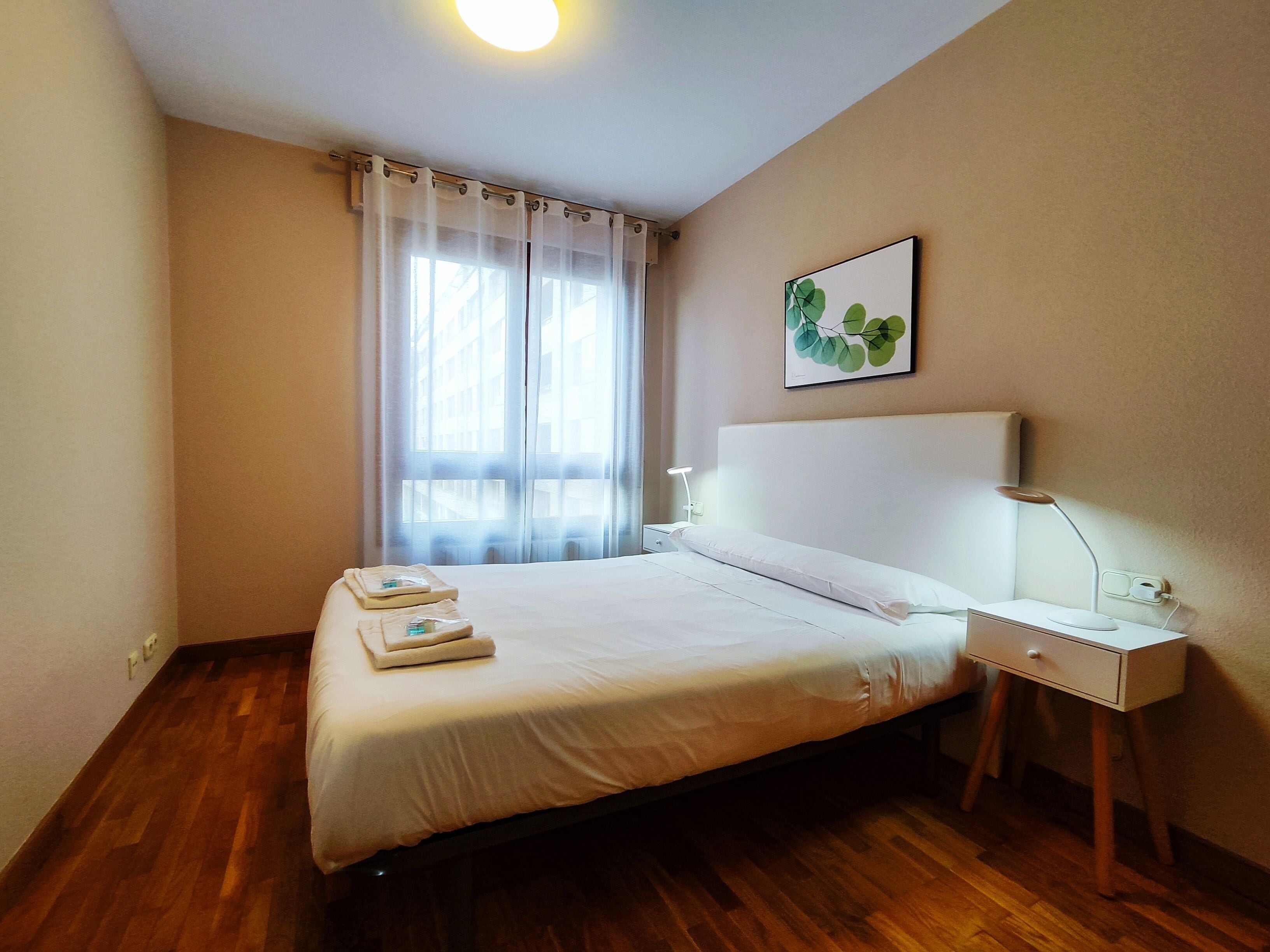 Apartamento de 1 habitación | Down comforters, laptop workspace, iron/ironing board, travel crib