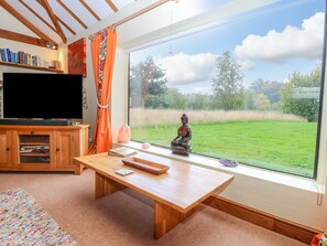 1 bedroom, individually decorated, individually furnished, free WiFi