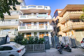 숙박 시설 정면