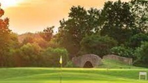 Golf - The Old Barn at the Dashwood Arms (Kidlington)