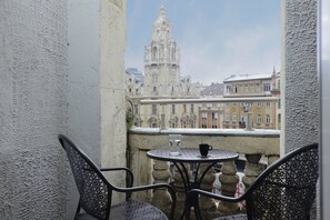 Deluxe-Doppelzimmer, Balkon | Individuell dekoriert, individuell eingerichtet, Verdunkelungsvorhänge