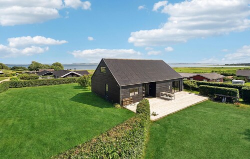 Nice home in øster assels with WiFi