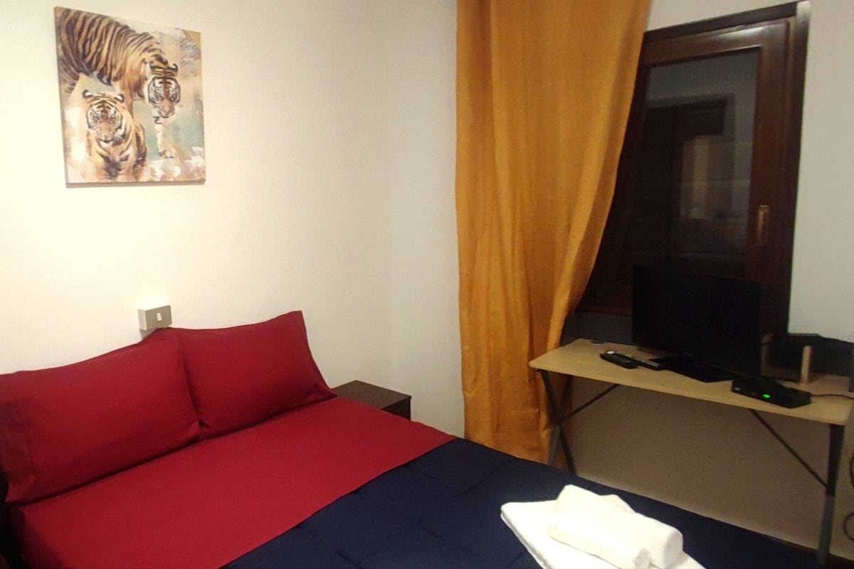 Basic Room | Free WiFi, bed sheets