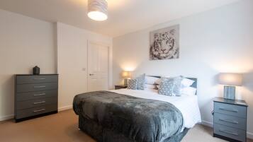 Apartamento, banheiro privativo | 2 quartos