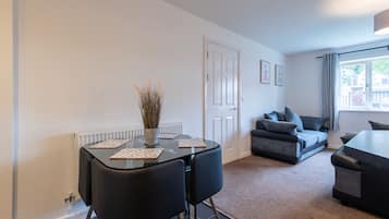 Apartment, Private Bathroom | Lounge