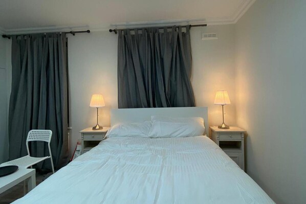 Strykjärn/strykbräda, gratis wi-fi och sängkläder