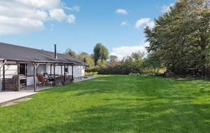 Outdoor dining - Lovely home in Otterup with WiFi (Otterup)