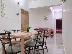 スーペリア アパートメント | リビング エリア | テレビ