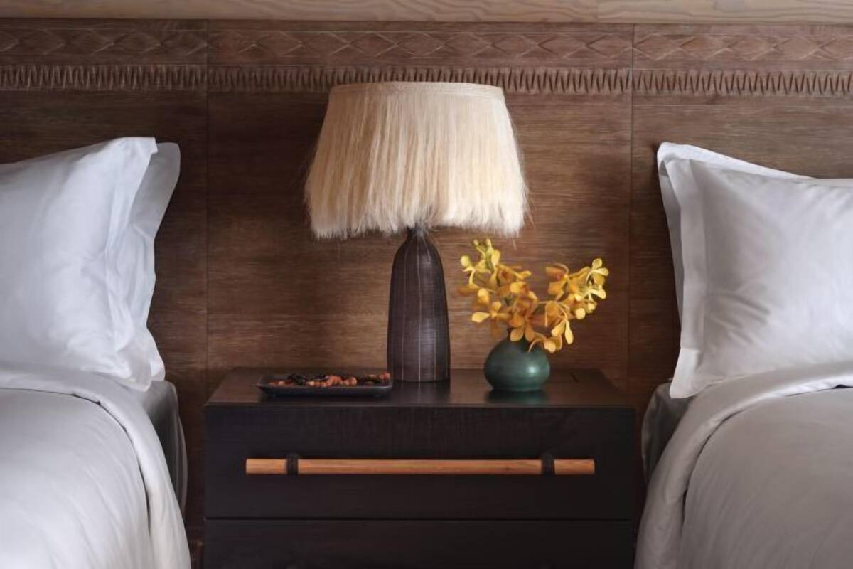 1 bedroom, Egyptian cotton sheets, premium bedding, down duvets