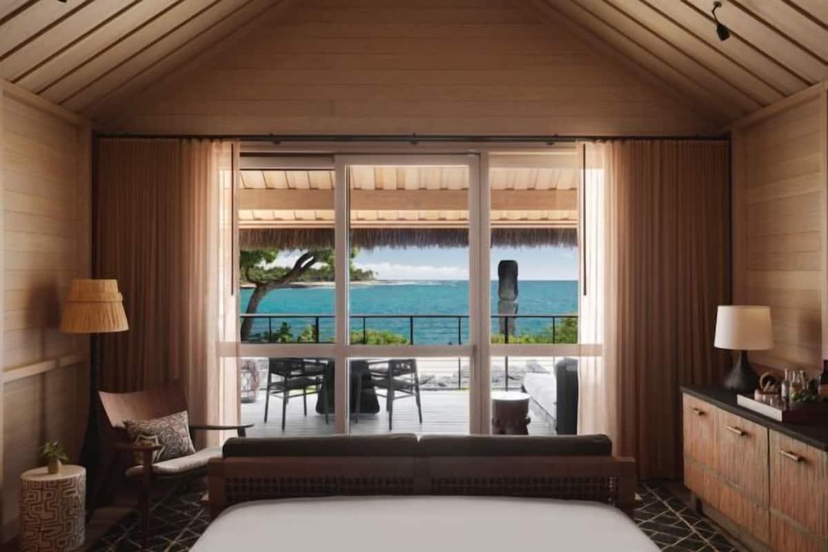 1 bedroom, Egyptian cotton sheets, premium bedding, down duvets