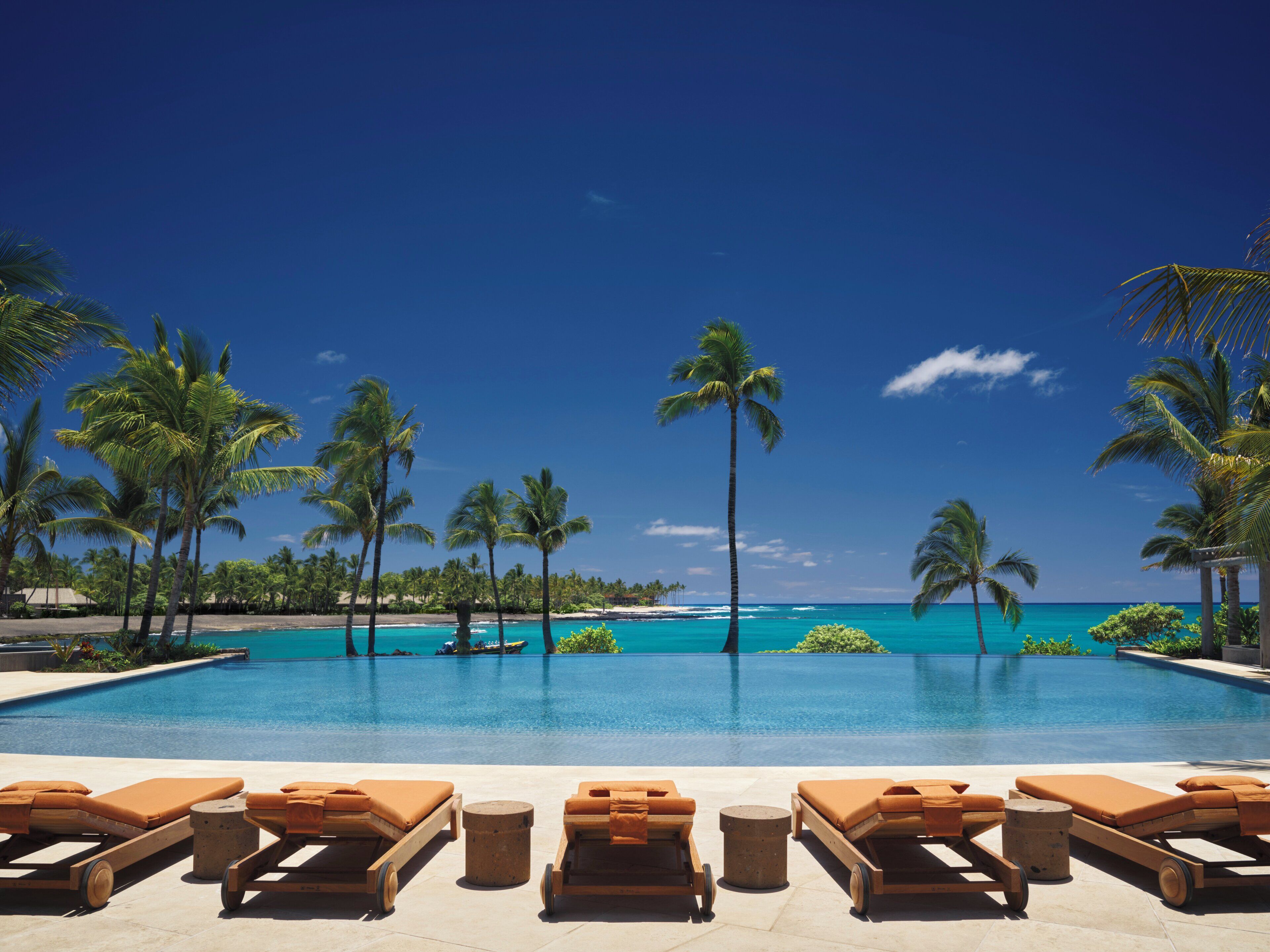 3 outdoor pools, free cabanas, pool umbrellas