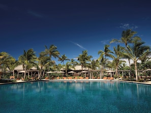3 outdoor pools, free pool cabanas, pool umbrellas