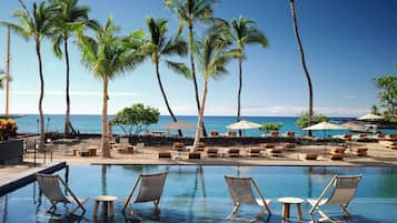 3 piscinas al aire libre, camas de piscina gratis, sombrillas