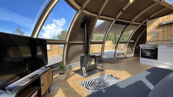 Tienda de lujo, bañera de hidromasaje ((Max 2 Adults, 2 Child)) | Interior