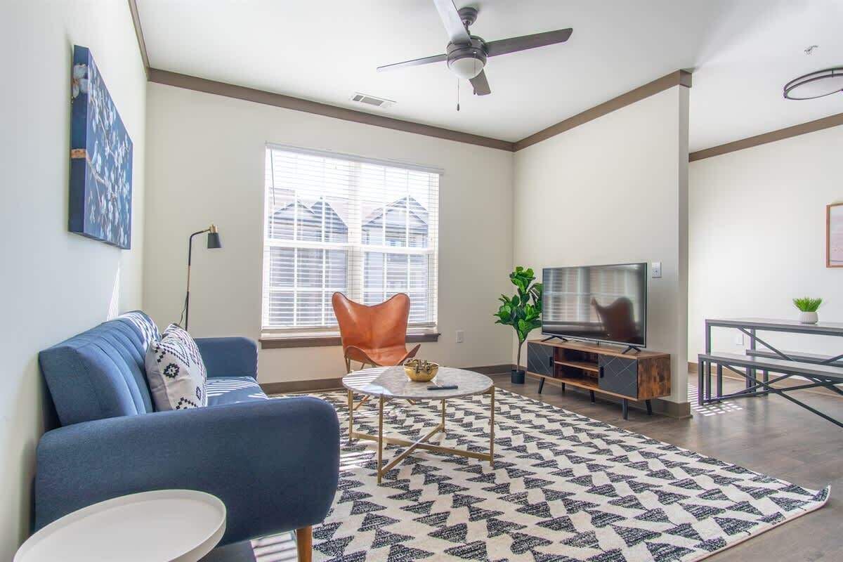 TV, fireplace, offices