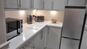 Romantisk lägenhet - privat badrum (Whole apartment) | Delat kök