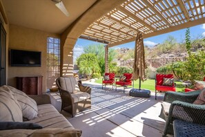 Property grounds - Estrella Golden Oasis | Mountain view back yard! (Goodyear)