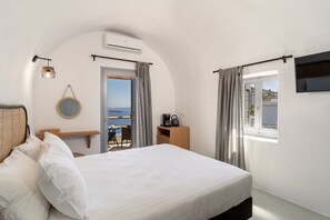 Iron/ironing board, free WiFi, bed sheets - Evanthia Best View (Therasia)