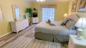 Villa, Multiple Beds | 6 bedrooms, iron/ironing board, free WiFi, bed sheets