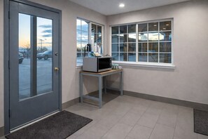 Free daily continental breakfast - Super 8 by Wyndham Bakersfield Ca (Bakersfield)