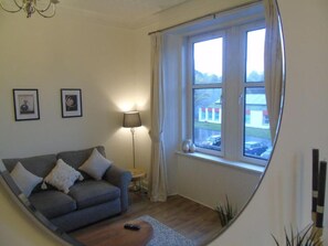 Smart TV 40 polegadas com canais digitais, Netflix