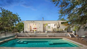 Pool - Sunsets by the pool and beautiful treed views (Rye)