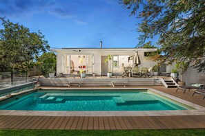 Pool - Sunsets by the pool and beautiful treed views (Rye)