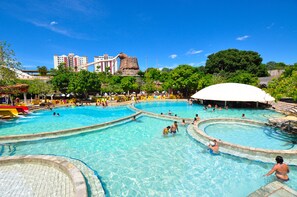 Water park - Imperio Romano com um dia no Acqua Park (Caldas Novas)