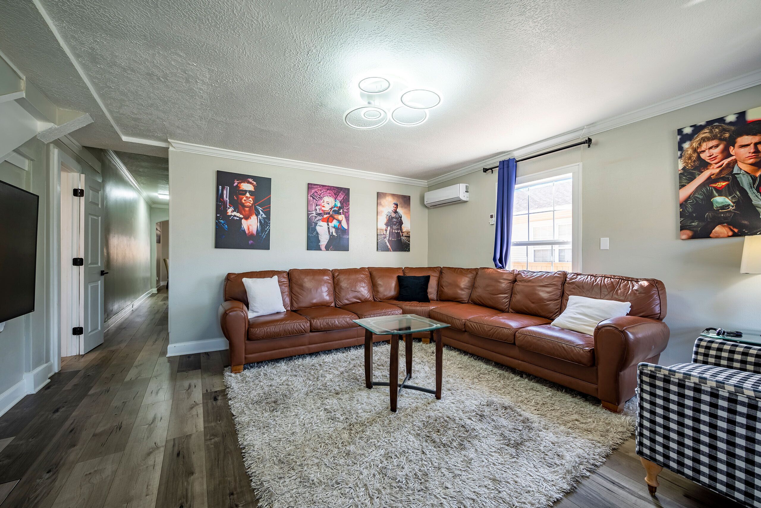 Family-sized house w/ free parking, near Downtown and NRG stadium