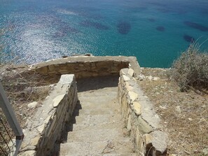 Unclassified image, 4 of 54, button - Luxurious villa with Privet beach. (Νήσος Άνδρος.)