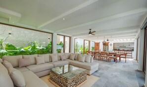 Smart TV - Upscale villa in gated community of Yal Ku Ha with Lagoon access! (Akumal)