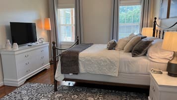 3 bedrooms, desk, iron/ironing board, travel cot