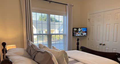 Cozy home near RDU, RTP, Angus Barn & downtown! Pet Friendly! Level-2 EV Charger